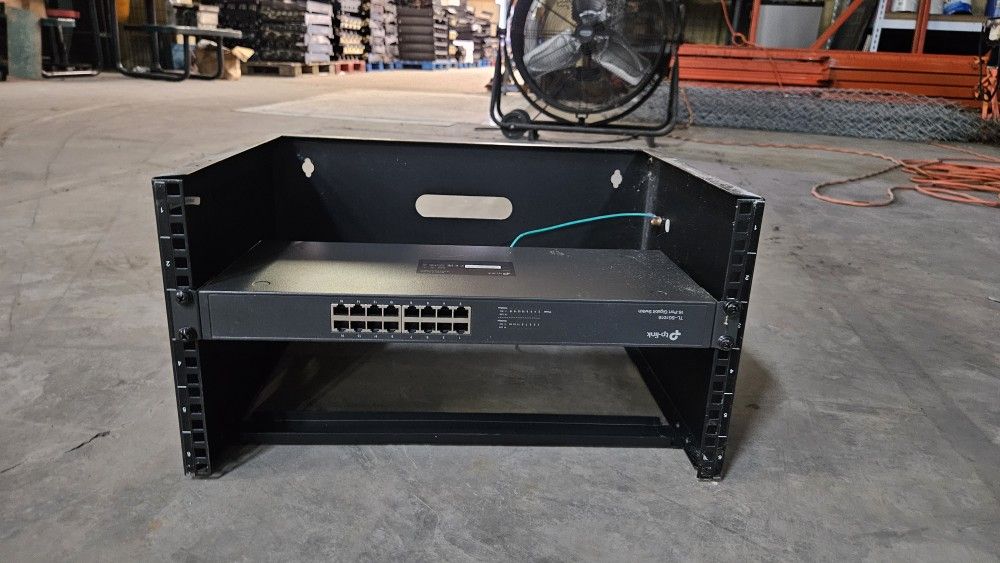 Network Rack With TP-Link TL-5G1016 Easy Smart Manage Plug And Play Rack Mount Switch