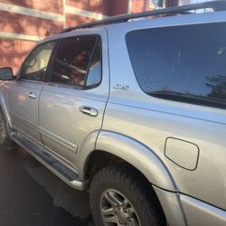 2004 Toyota Sequoia