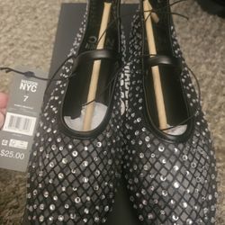 New- Womens Flats(size 7)