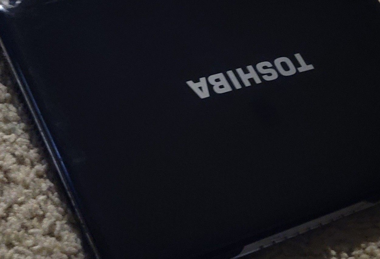 SATELITE HD LAPTOP TOSHIBA