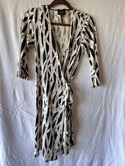 Dress by: Laundry By shelli segal