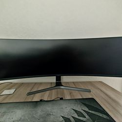 49 Inch Samsung Monitor 5120 X 1440