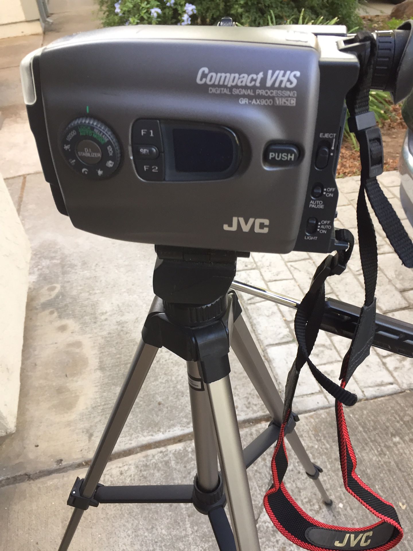 JVC GR-AX900 Camcorder