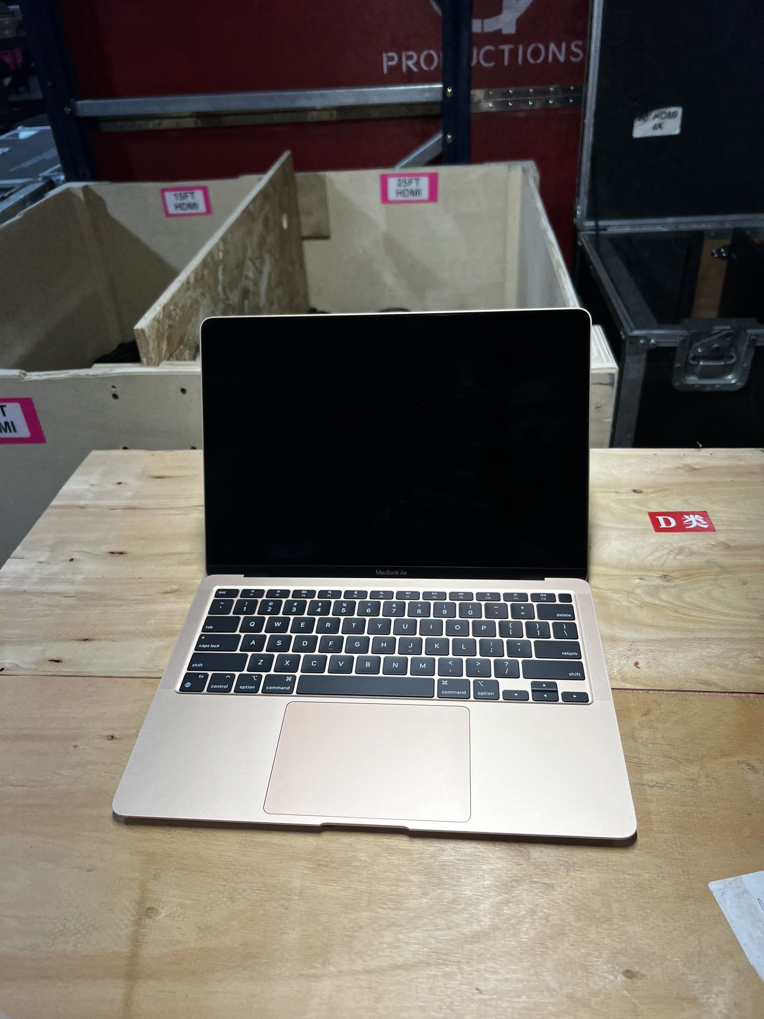 MacBook Air 13 (M1, 2020)