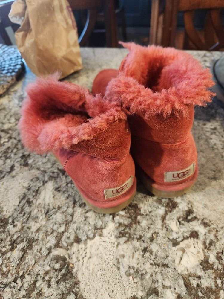 Womens Uggs Red