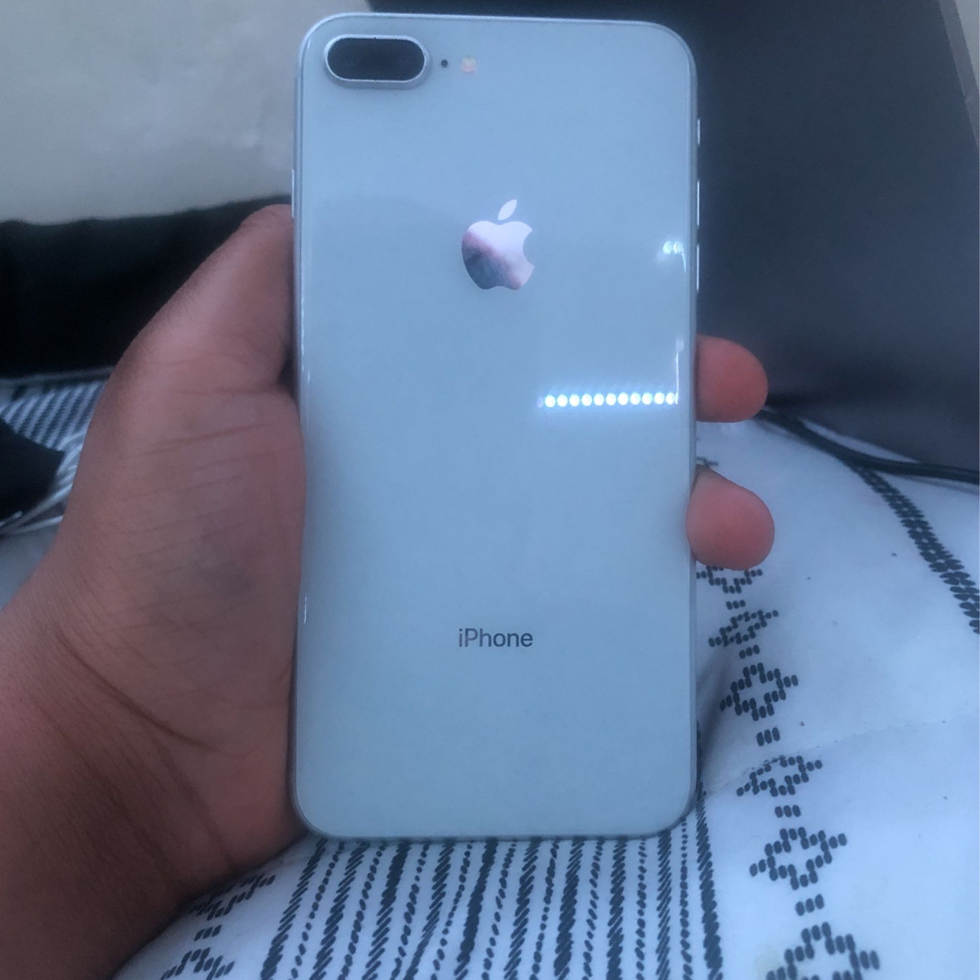 iPhone 8 Plus IC UNLOCKED SOLD AS IS