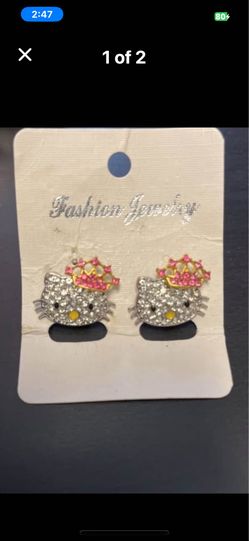 Hello Kitty Earrings— New!!