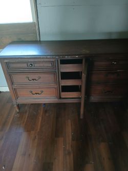 Dresser