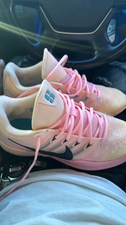 Nike Low-Top Sneakers Pink Lace-Up