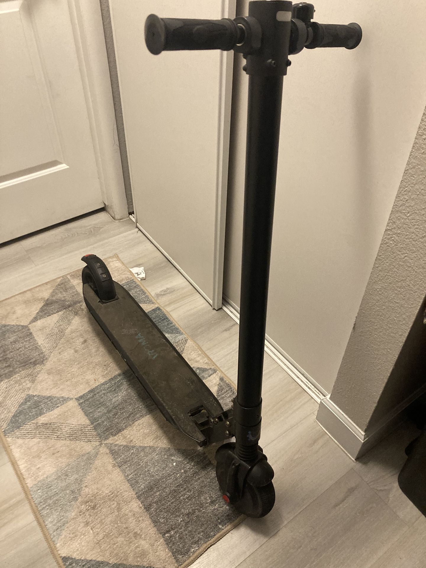Electric scooter