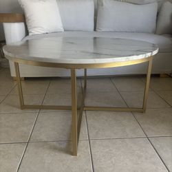 Round Table 36” Beautiful