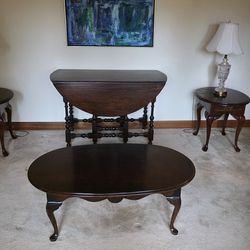 Queen Anne Style Oval Coffee Table