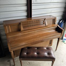 Wurlitzer Upright Piano with Nice Leather Bench