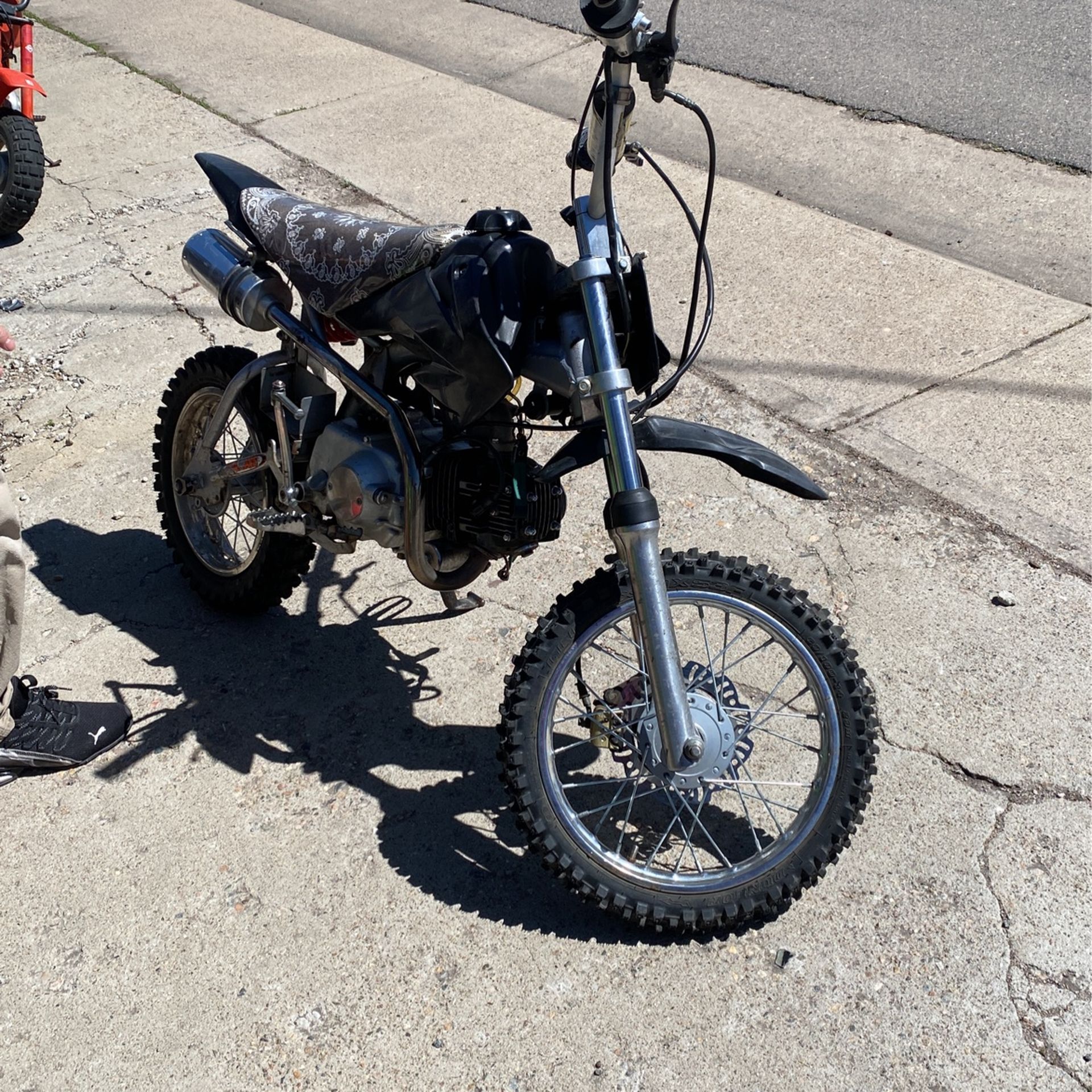 Dirt bike 150cc Runs Fine Looking To Trade For A Gokart OBO 