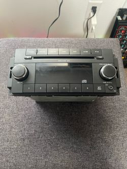 Car Stereo for Chrysler/Jeep Model in photo