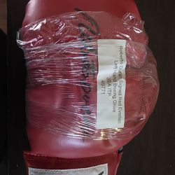 Roberto Duran Autographed boxing glove