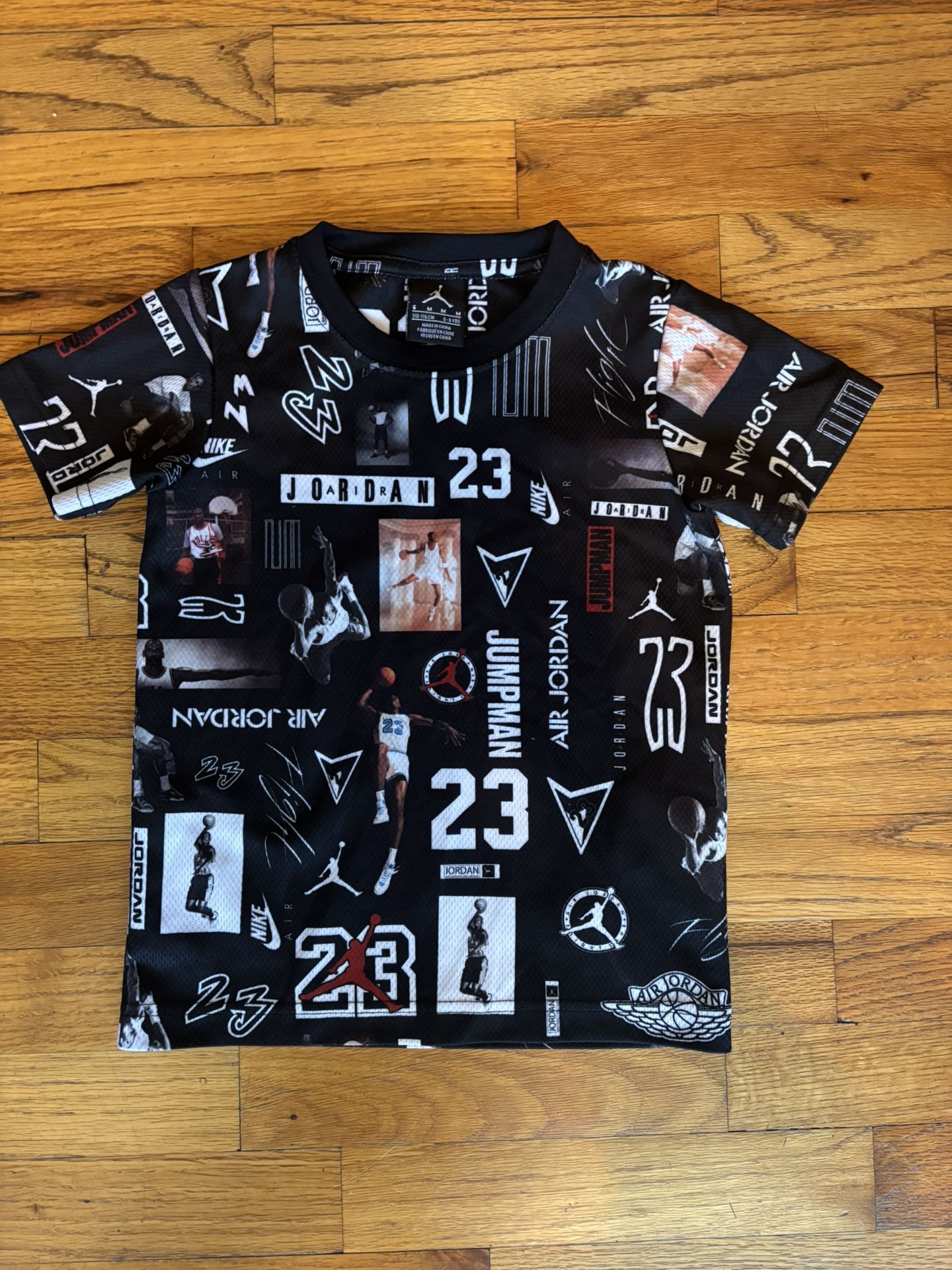 Michael Jordan shirt size Boy Medium