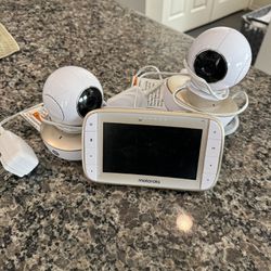 Motorola baby Monitor With 2 Cameras