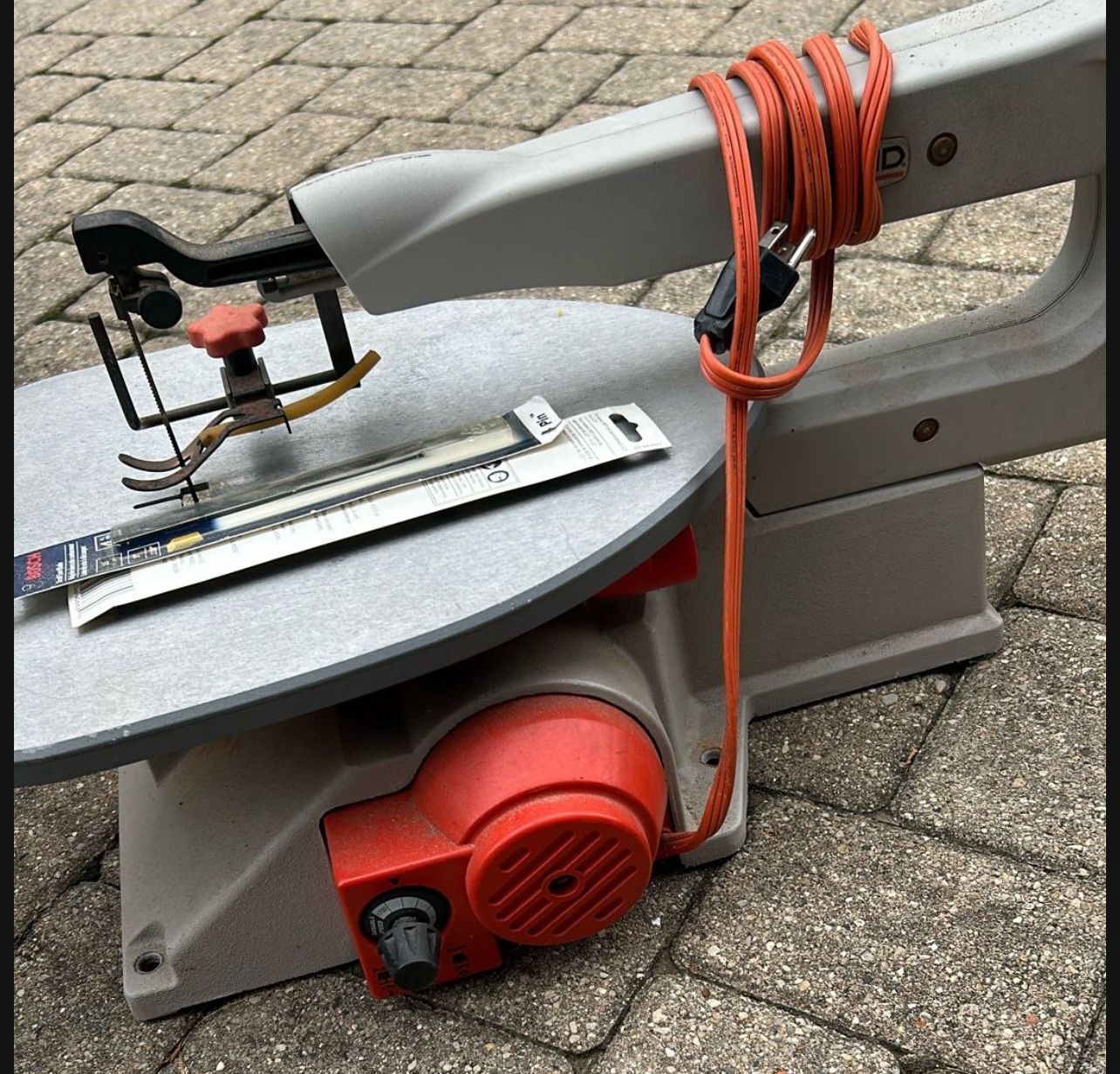 Skill saw and Scroll saw