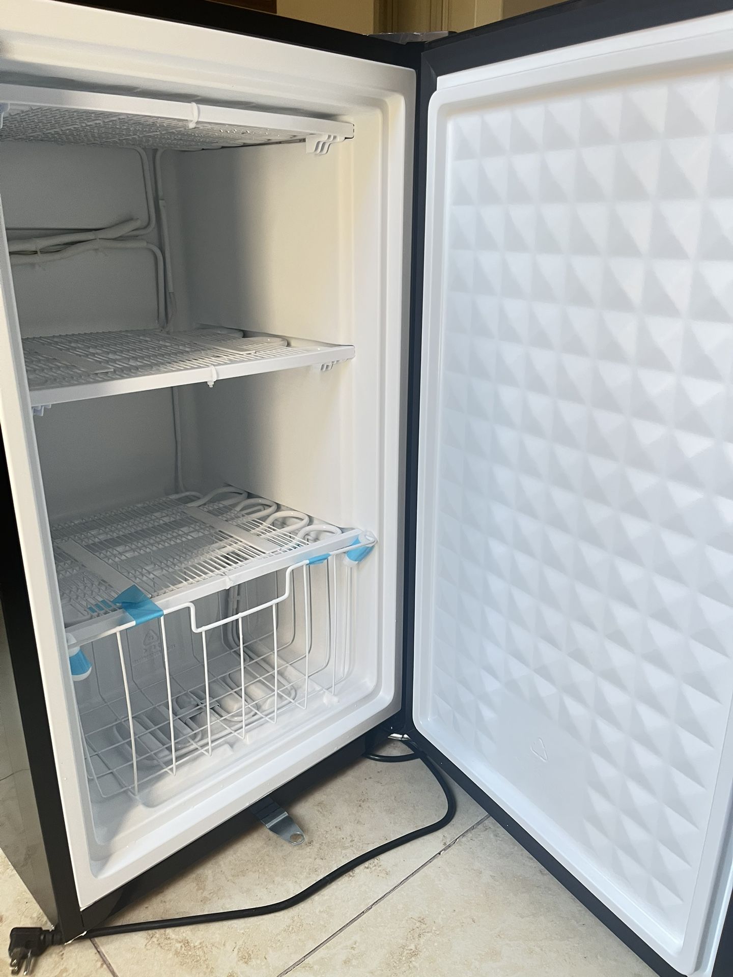 Midea Mini Freezer Large