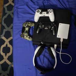 Ps4 And Accessories 