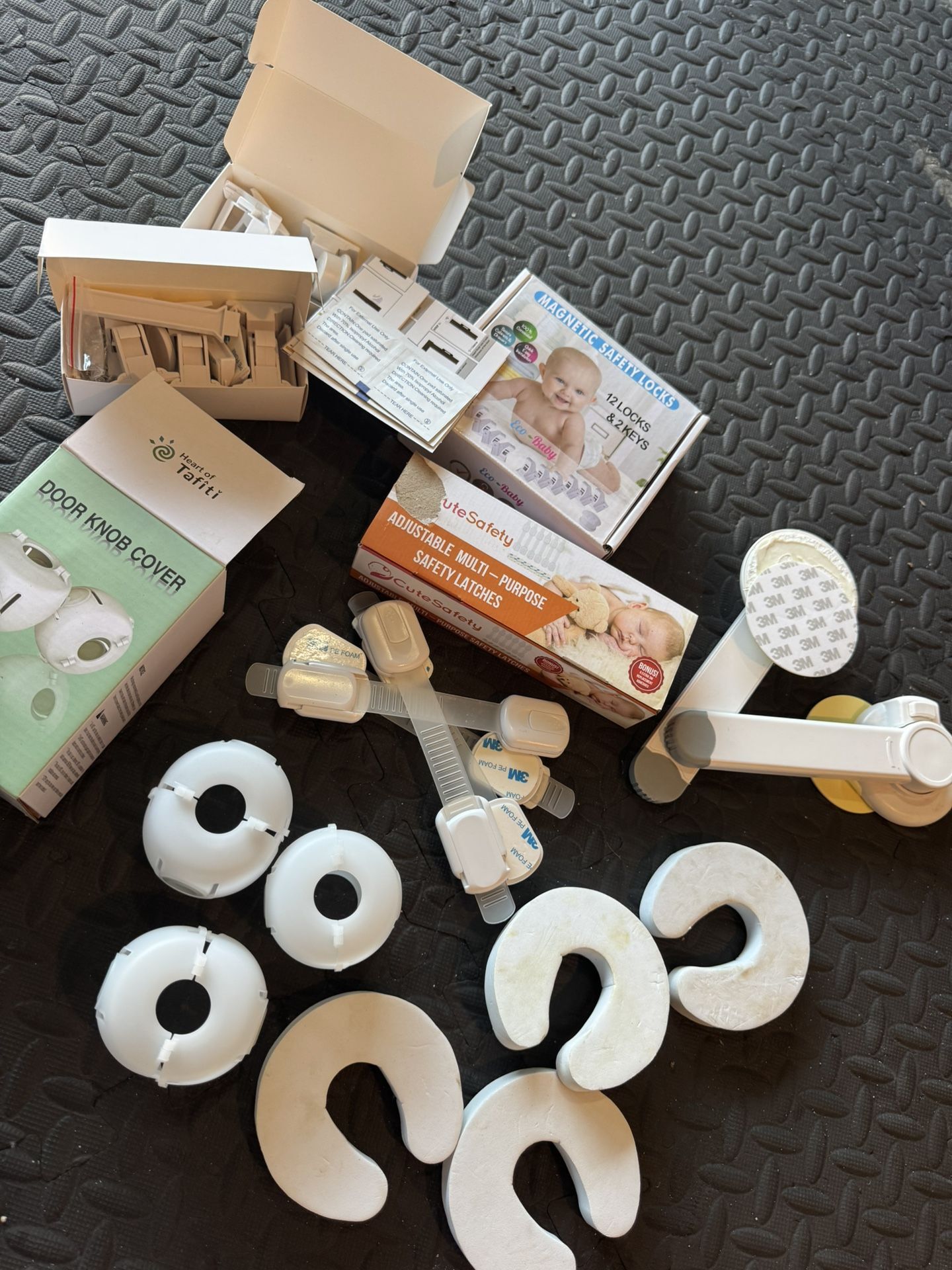 Baby Proof Guear, Safety Locks