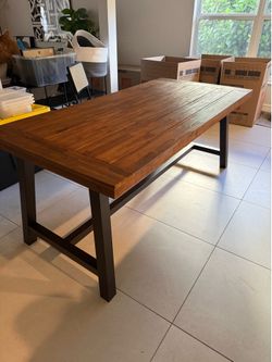 Dinning table wood and metal