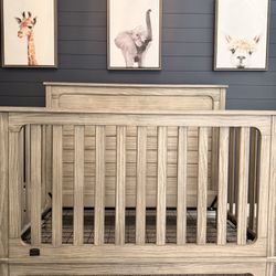 Crib with Matching Drawer Chest