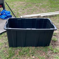77 Gal Plastic Container With Cover