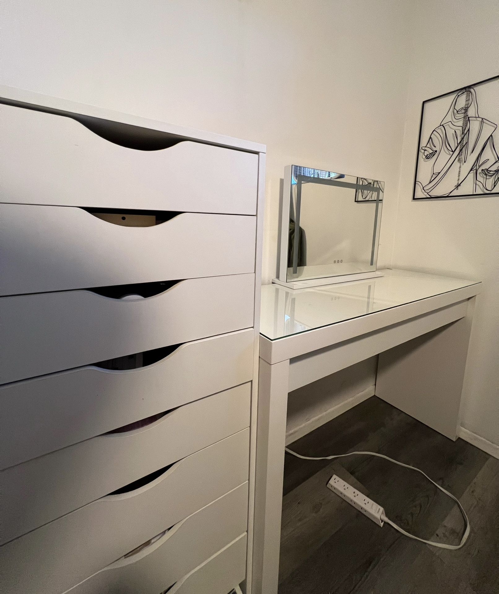 White Makeup Vanity Set
