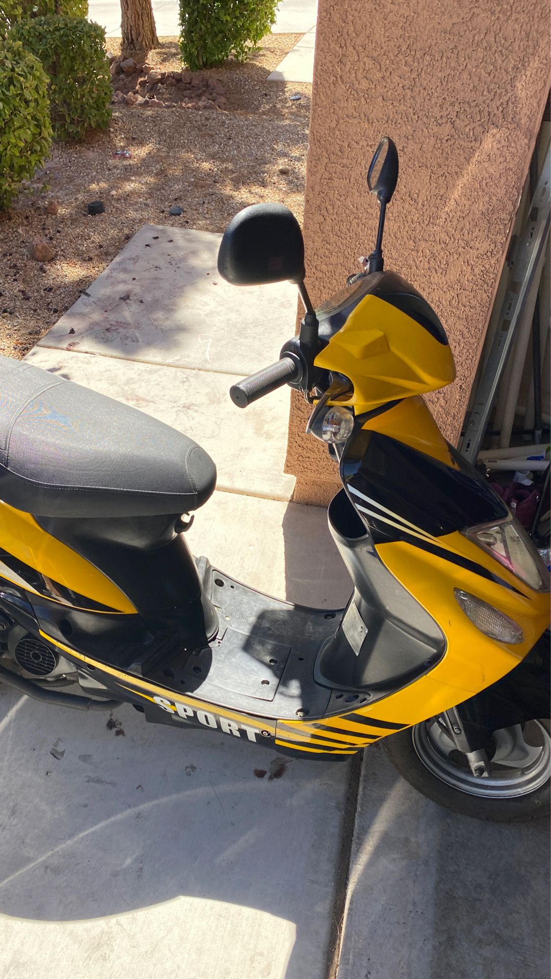 2013 taizhou Moped scooter remote start!! Got a title on hand