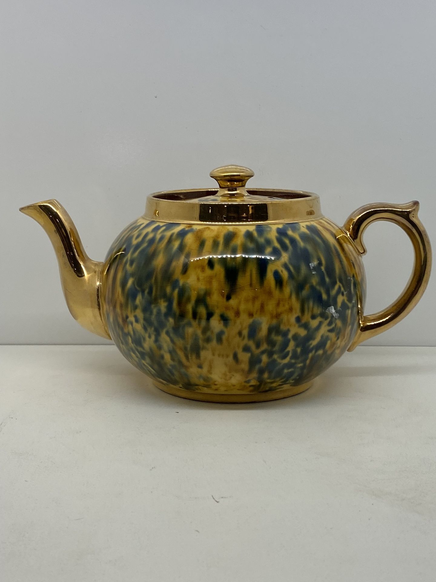 Vintage c 1940 Gibson's English Staffordshire pottery tea pot (lustre agate and gold)