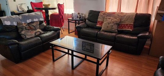 Ashley Furniture Black Reclining Sofa & Loveseat Set – Good Condition

Description

Selling our matching Ashley Furniture black sofa and loveseat set.