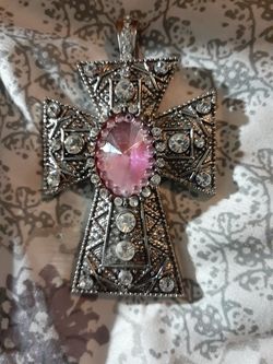 Cross pendant