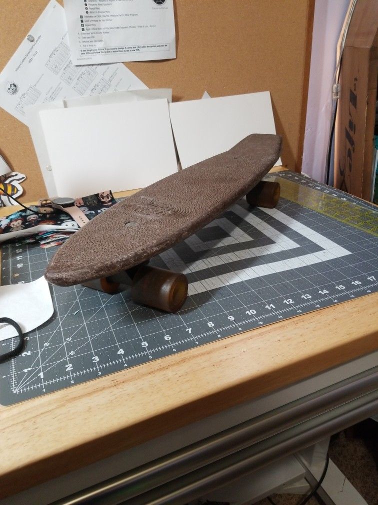 Free Former Vintage Skateboard 
