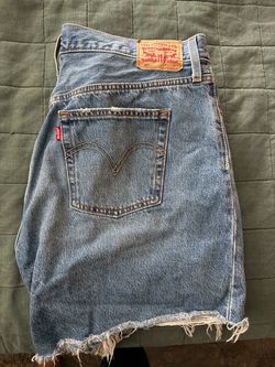 Levi’s 501 Mid-Thigh Shorts