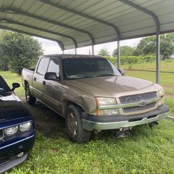 2005 Chevy Silverado Crew Cab (PARTS)