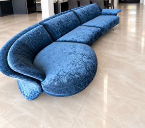 2,300 OBO Delivery: “Luxury Italian Designer Sofa 😍 A Statement Piece You Can’t Ignore!”