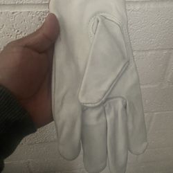 Small leather gloves