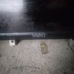 Vizeo Smart Tv, Works Good. 40" Flat Screen, Thin