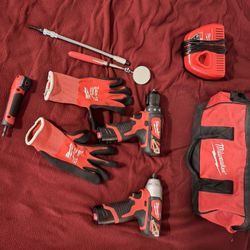 Milwaukee impact drill Combo Set With 2 Batteries Plus Charger And Carry Bag 
