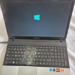 Samsung Laptop With Webcam And DVD

