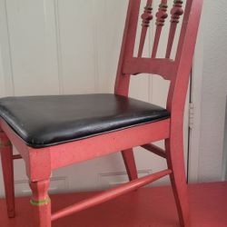 Girls desk and chair