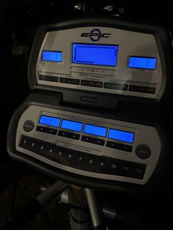Almost New Commercial Pro EX 1000 Epic Elliptical From Costco for Sale in Lynnwood WA OfferUp