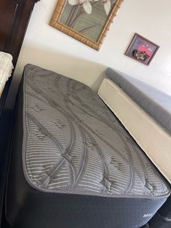 Twin mattress