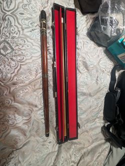 Vintage pool cue stick with case