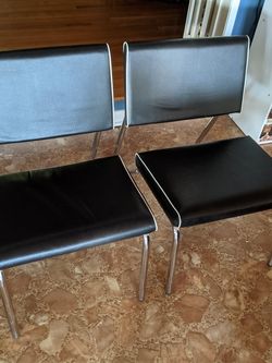 Black Chairs Perfect For Gaming!