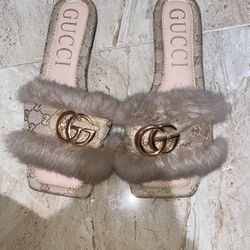 Women’s Gucci Sandals 