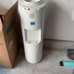 Water cooler