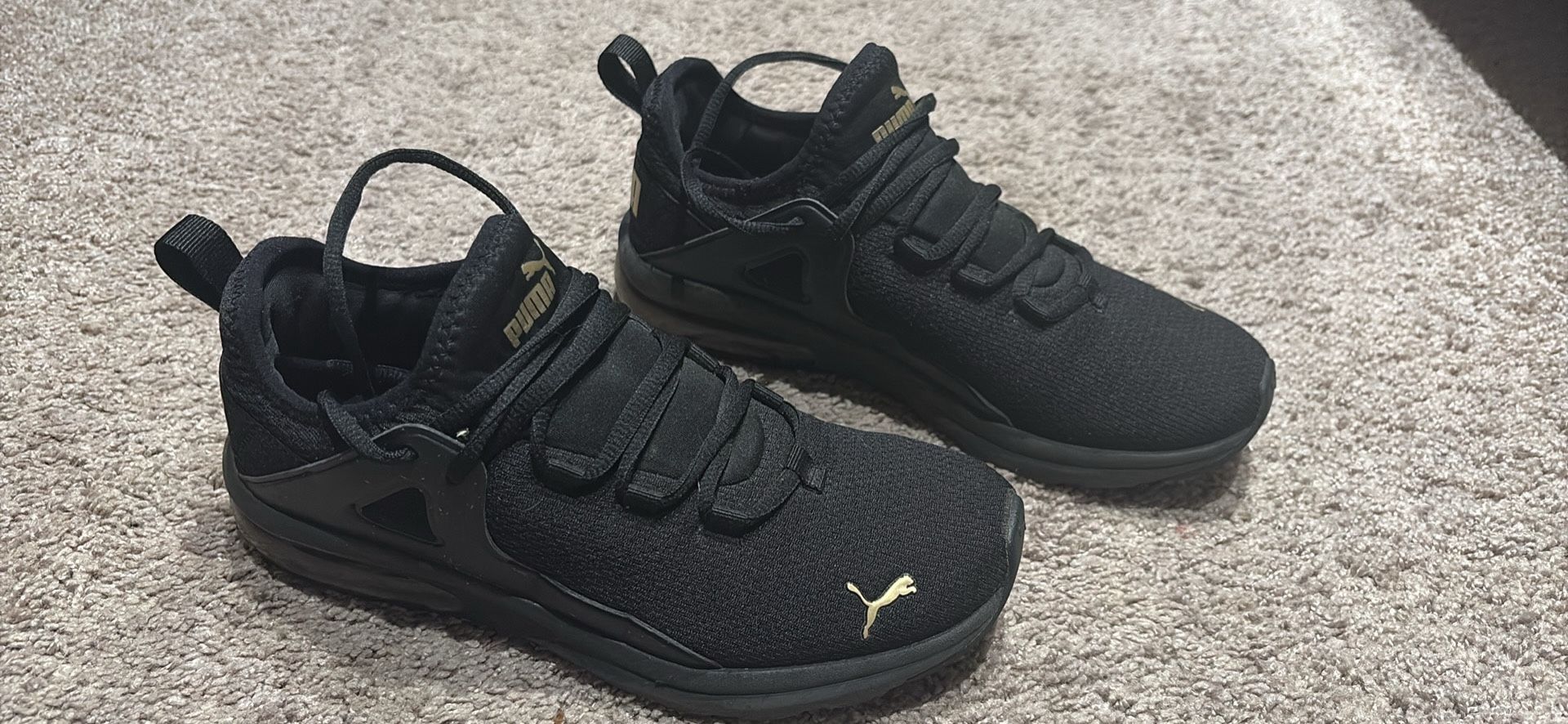 Women’s Puma Sneakers